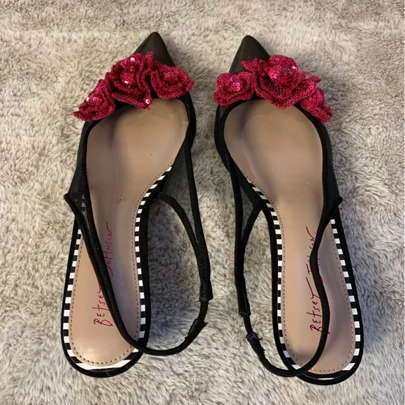 The Blue by Betsey Johnson Aurorra Black Mesh Slingback Flower Pumps 8 NEW** - Picture 3 of 10
